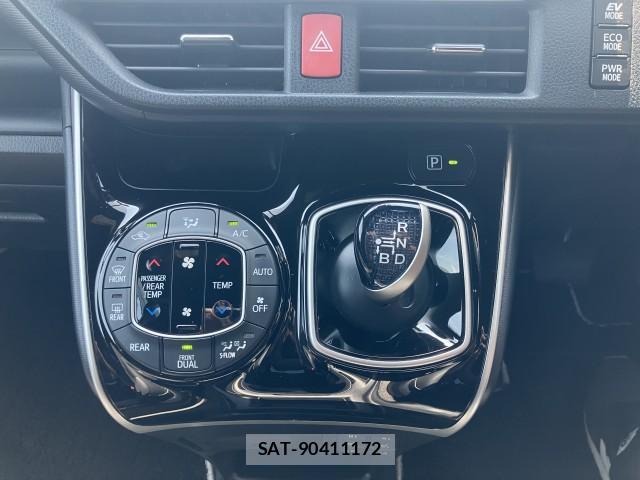 Toyota VOXY 2021-12 8218327-13