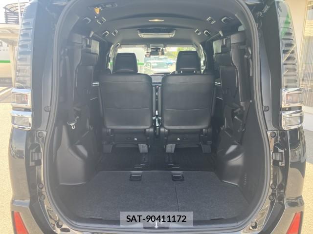 Toyota VOXY 2021-12 8218327-16