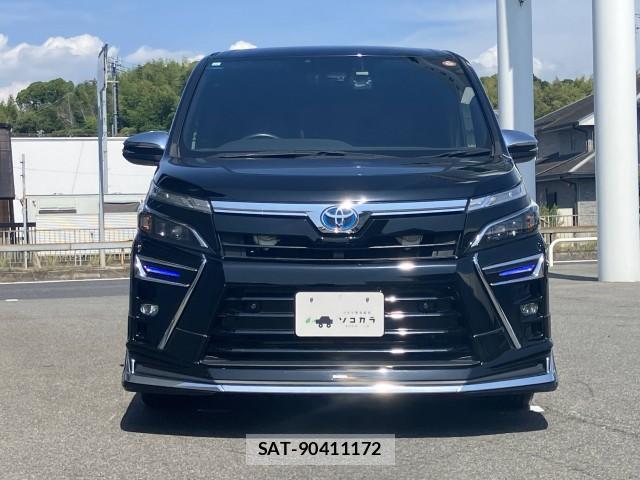 Toyota VOXY 2021-12 8218327-8