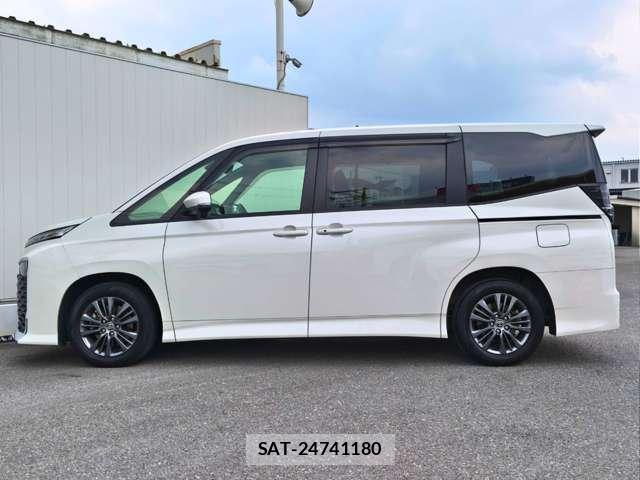 Toyota VOXY 2023-10 8218473-11