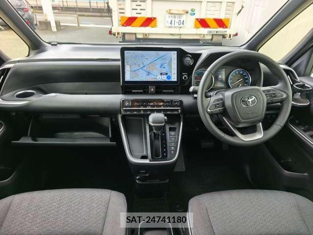 Toyota VOXY 2023-10 8218473-2