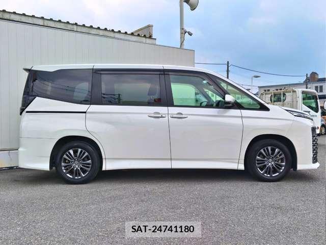 Toyota VOXY 2023-10 8218473-3