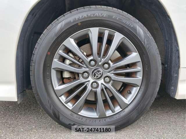 Toyota VOXY 2023-10 8218473-9