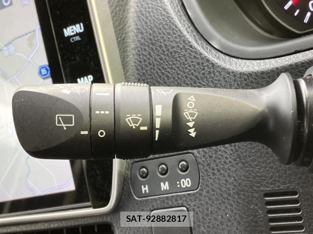 Toyota VOXY 2020-02 8218482-16