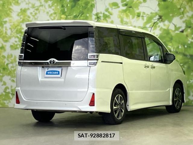 Toyota VOXY 2020-02 8218482-2