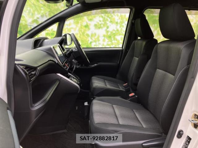 Toyota VOXY 2020-02 8218482-6