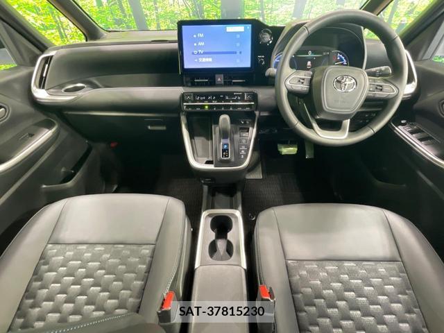 Toyota VOXY 2025-12 8218507-1
