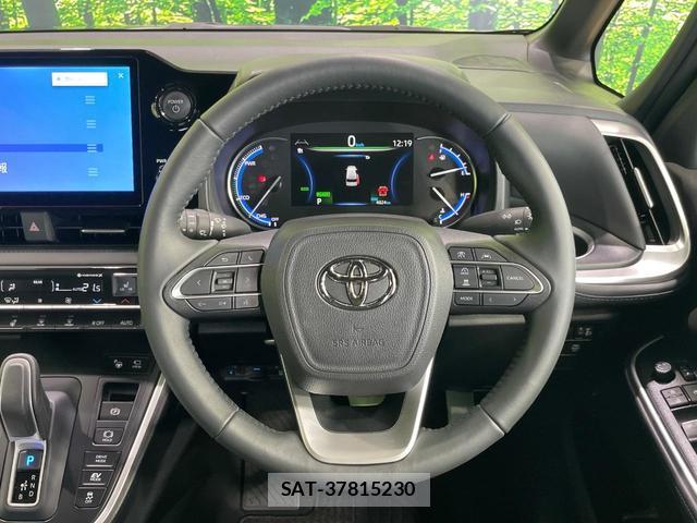 Toyota VOXY 2025-12 8218507-11