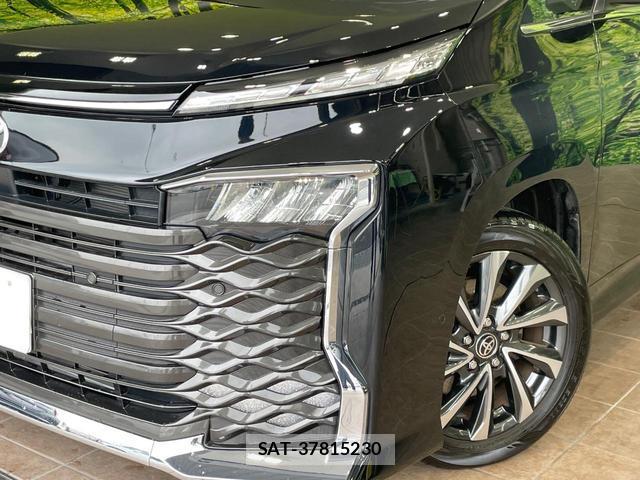Toyota VOXY 2025-12 8218507-12