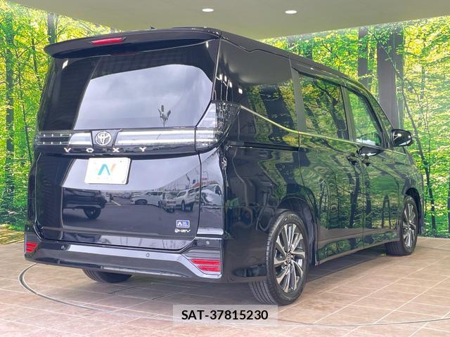 Toyota VOXY 2025-12 8218507-17
