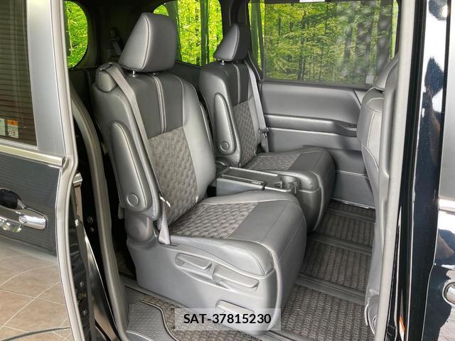 Toyota VOXY 2025-12 8218507-8