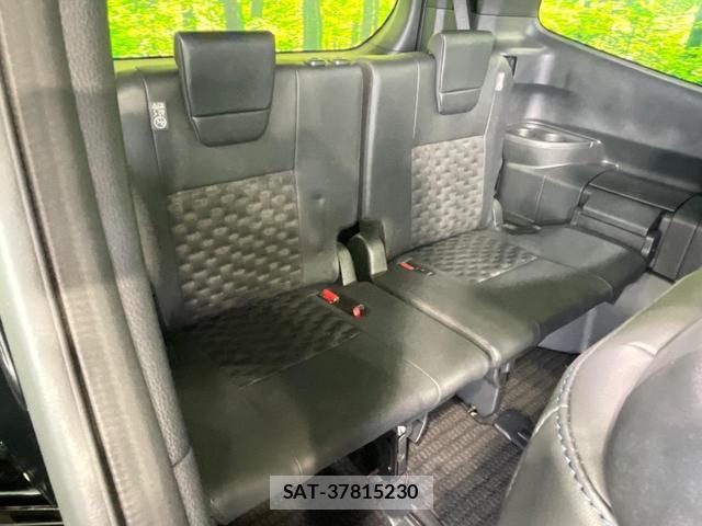 Toyota VOXY 2025-12 8218507-9
