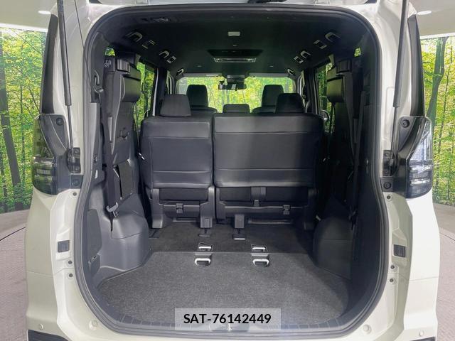 Toyota VOXY 2023-07 8218535-10