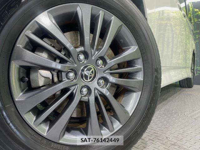 Toyota VOXY 2023-07 8218535-13