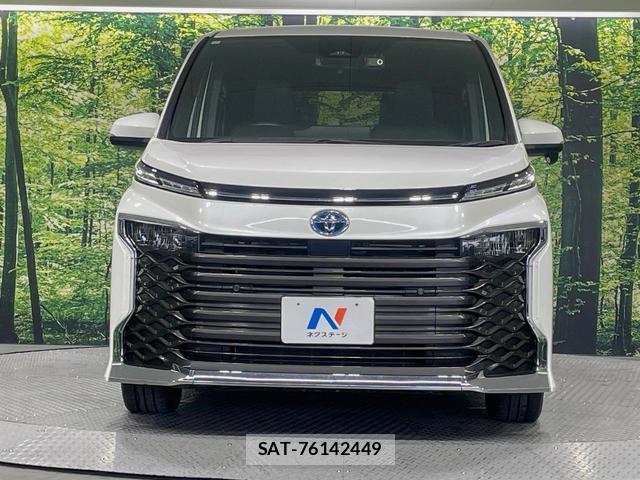 Toyota VOXY 2023-07 8218535-14