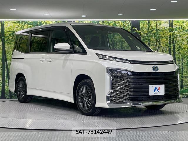 Toyota VOXY 2023-07 8218535-16