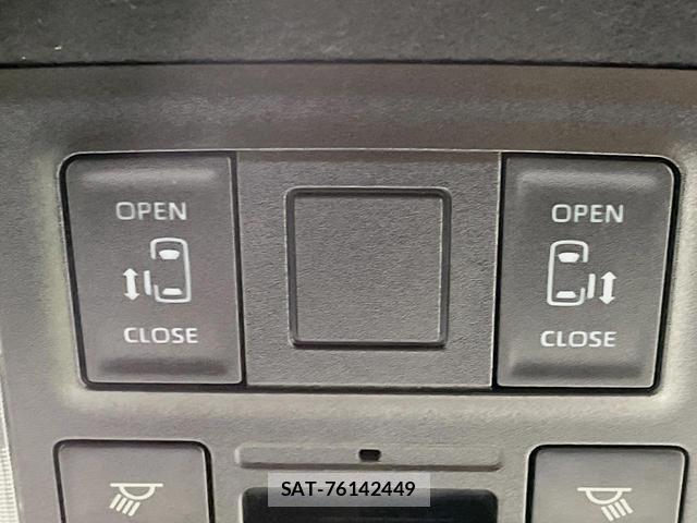 Toyota VOXY 2023-07 8218535-4