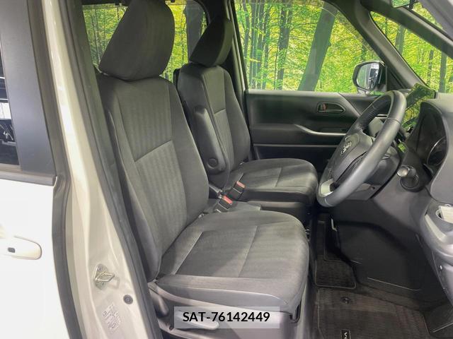 Toyota VOXY 2023-07 8218535-7