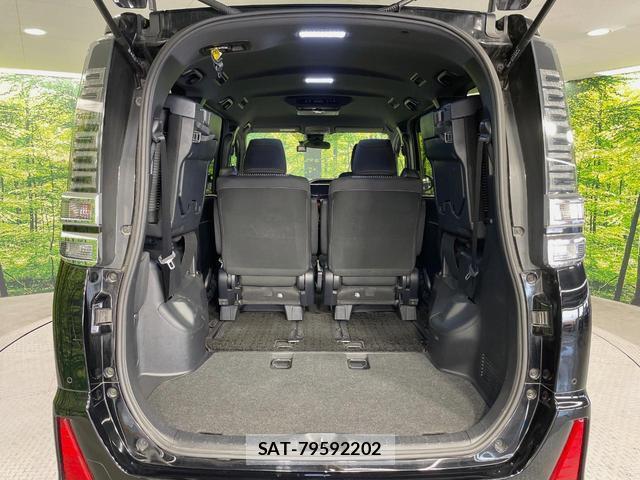 Toyota VOXY 2020-09 8218537-10