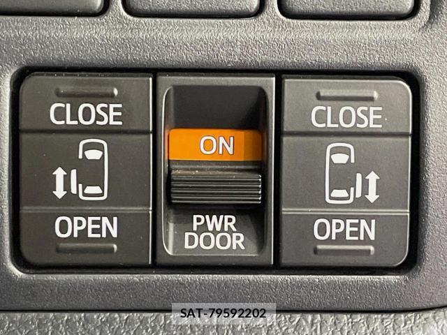 Toyota VOXY 2020-09 8218537-3