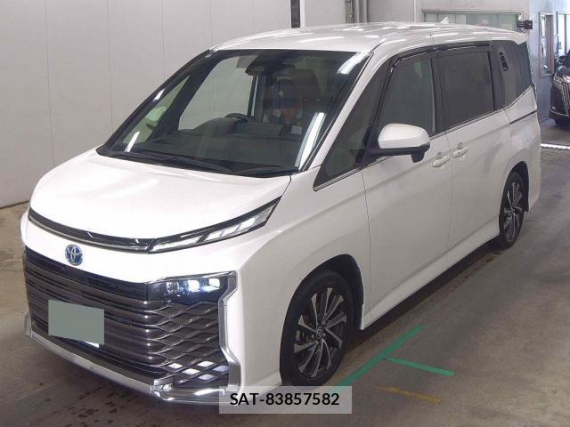 Toyota VOXY 2022-04 8218596-3