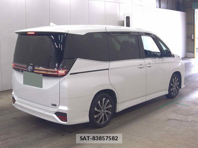 Toyota VOXY 2022-04 8218596-4