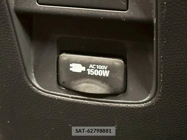 Toyota VOXY 2024-07 8218705-7