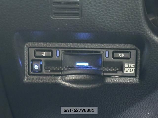 Toyota VOXY 2024-07 8218705-9