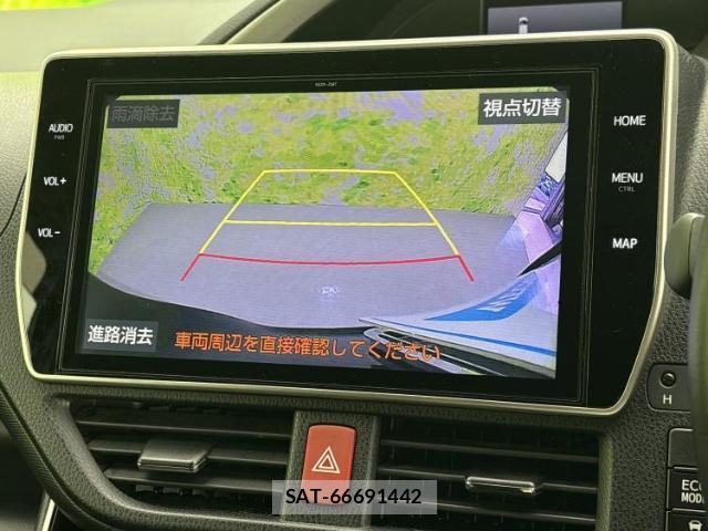 Toyota VOXY 2019-05 8218751-11
