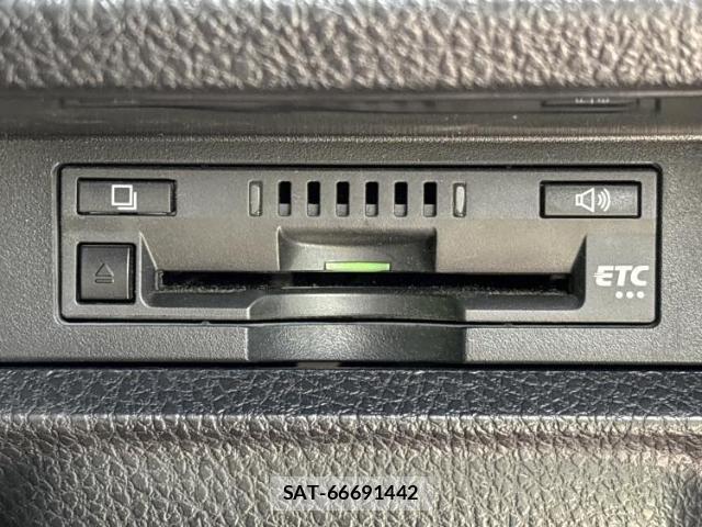 Toyota VOXY 2019-05 8218751-17