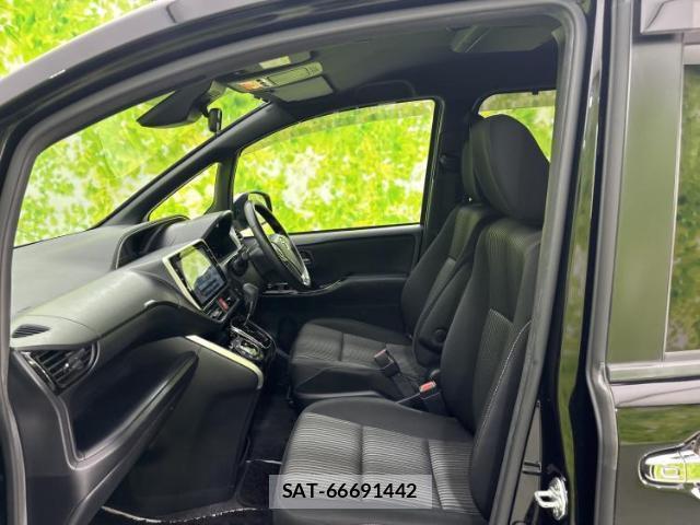 Toyota VOXY 2019-05 8218751-6