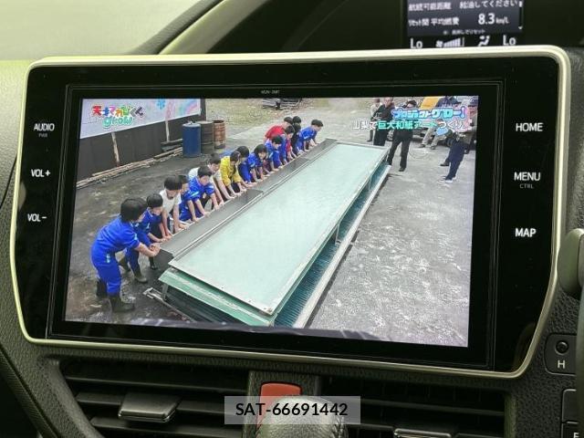 Toyota VOXY 2019-05 8218751-8