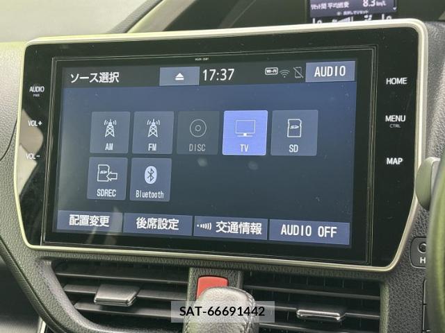 Toyota VOXY 2019-05 8218751-9