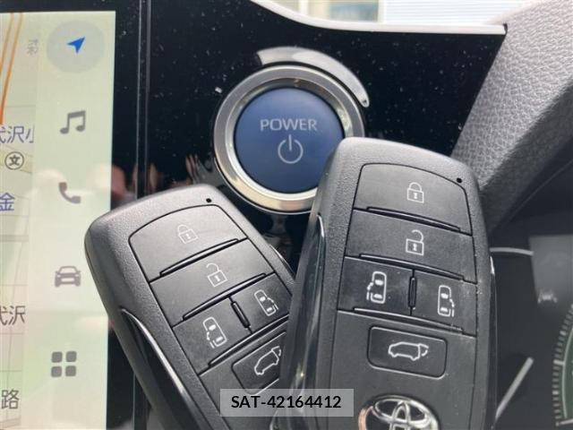 Toyota VOXY 2023-07 8218760-17