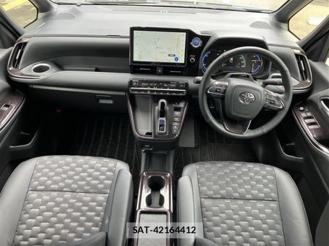 Toyota VOXY 2023-07 8218760-3