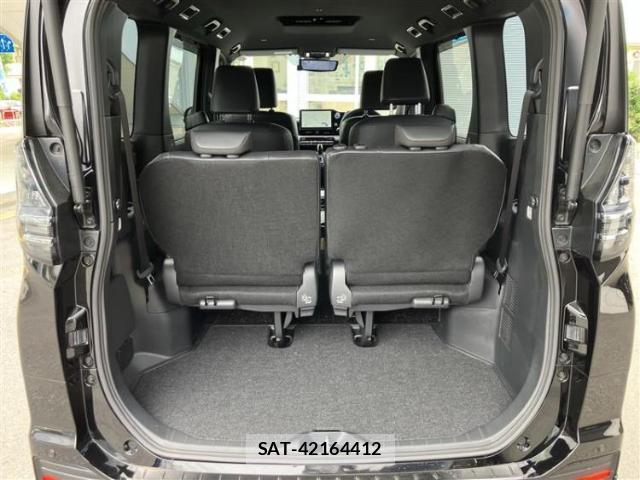 Toyota VOXY 2023-07 8218760-7