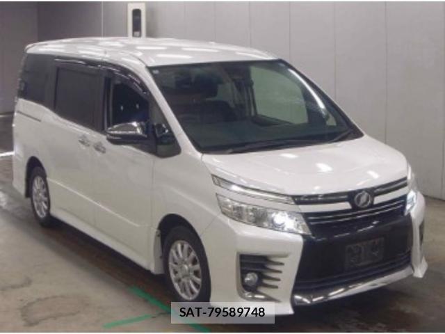 Toyota VOXY 2016-02 8218936-0