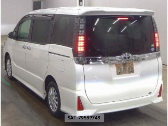 Toyota VOXY 2016-02 8218936-1