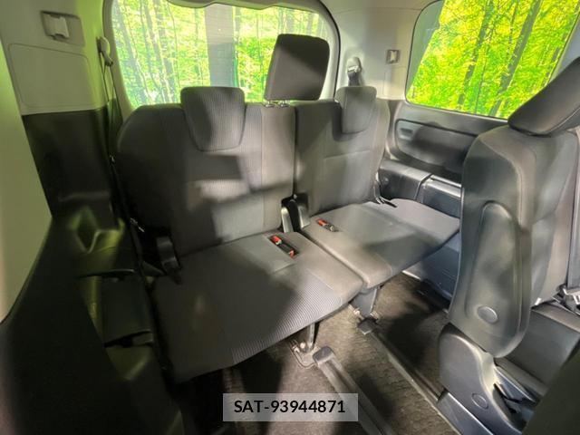 Toyota VOXY 2015-07 8219140-10