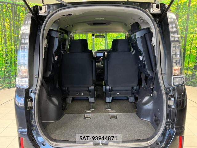 Toyota VOXY 2015-07 8219140-11