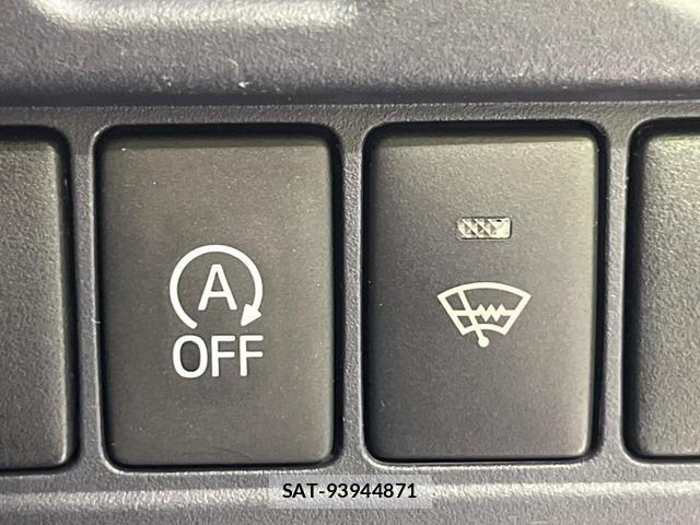 Toyota VOXY 2015-07 8219140-2