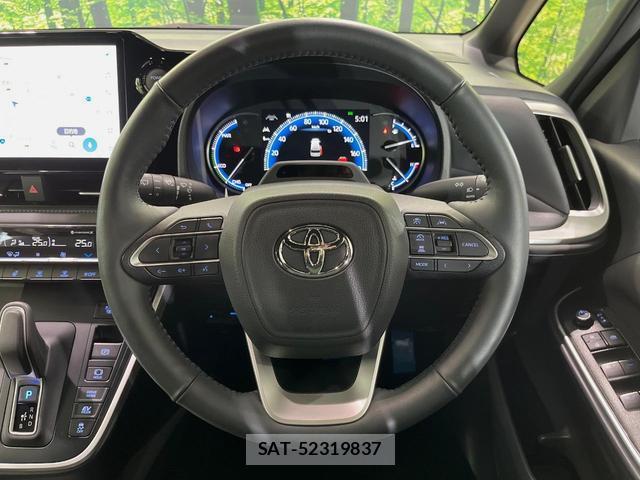 Toyota VOXY 2025-04 8219151-10