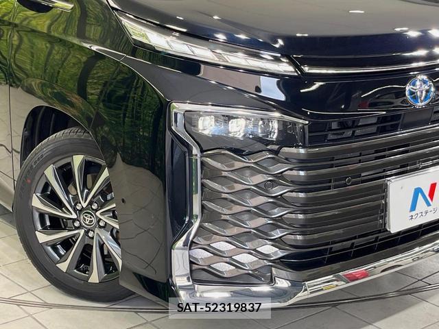 Toyota VOXY 2025-04 8219151-11
