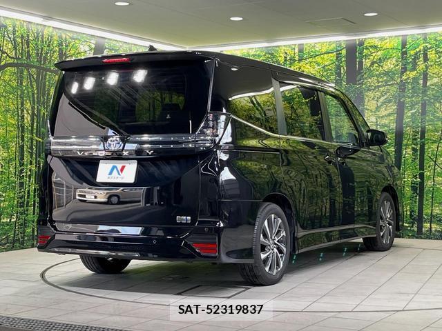 Toyota VOXY 2025-04 8219151-16