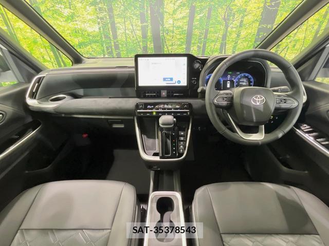 Toyota VOXY 2026-06 8219152-1