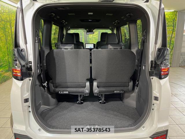 Toyota VOXY 2026-06 8219152-9