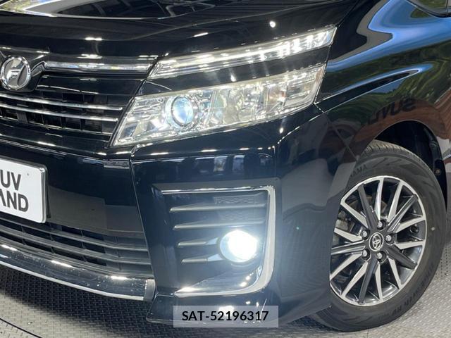 Toyota VOXY 2015-10 8219186-13