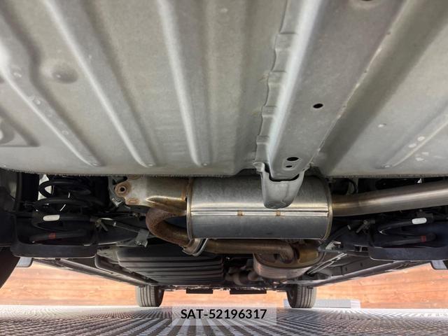 Toyota VOXY 2015-10 8219186-18