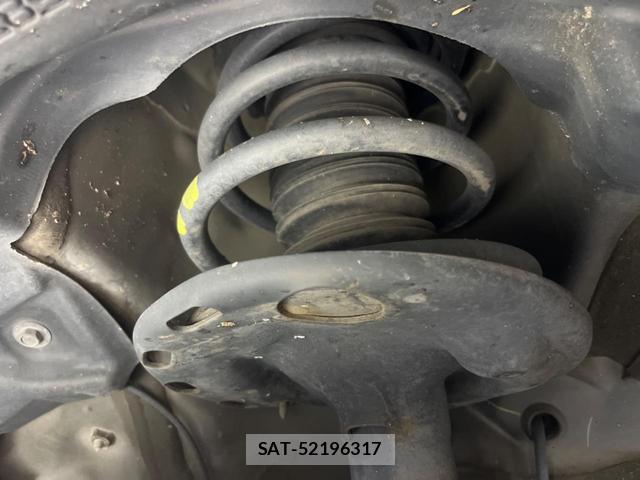 Toyota VOXY 2015-10 8219186-19
