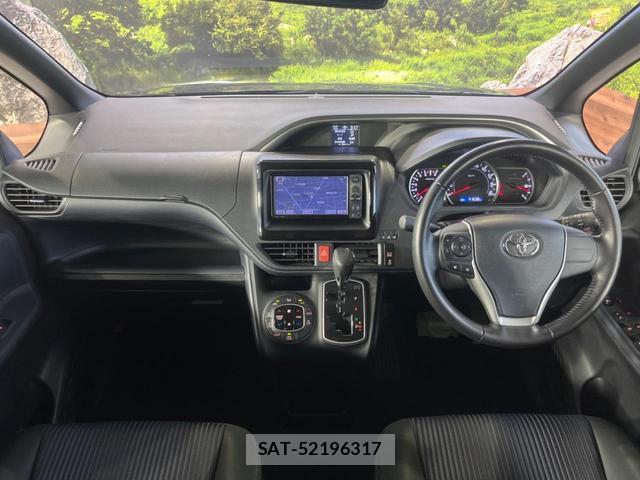 Toyota VOXY 2015-10 8219186-2
